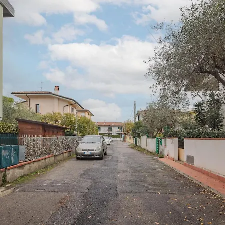 Botticelli By Interhome * Lido di Camaiore