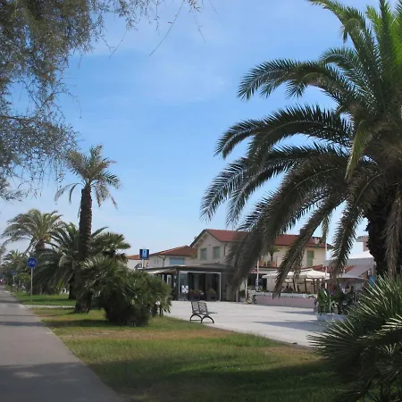 Botticelli By Interhome * Lido di Camaiore
